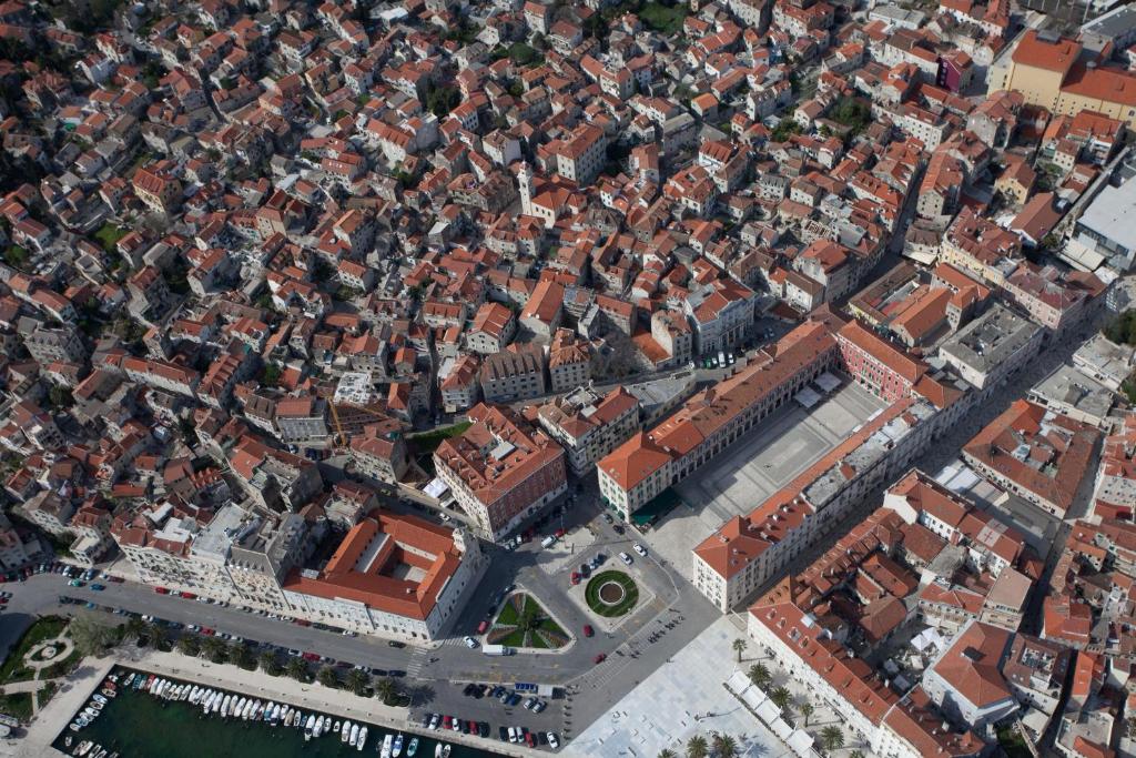 Central Old Town Rooms - 3