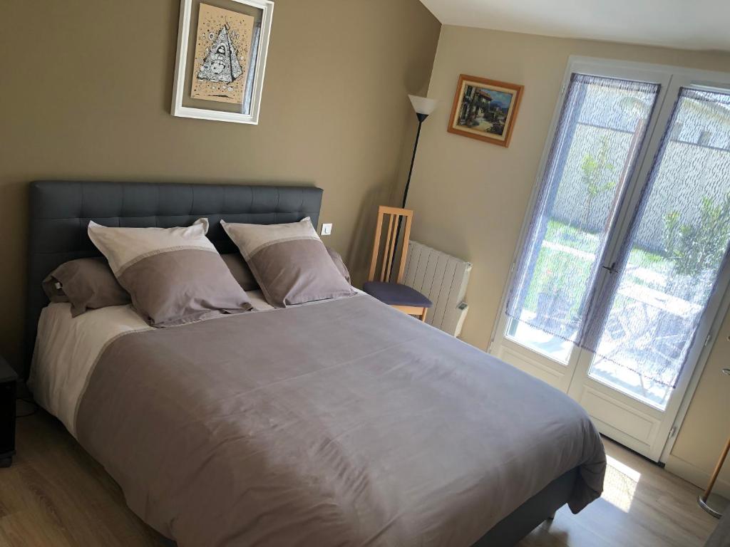 La Pépinière - Комната с видом на бассейн