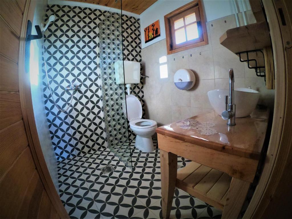Koupelna v ubytování Etno village Gostoljublje