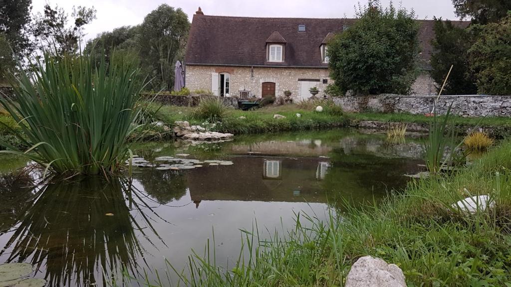 Gallery image of Moulin de Giboudet Chambres d&#39;hôtes in Bazainville