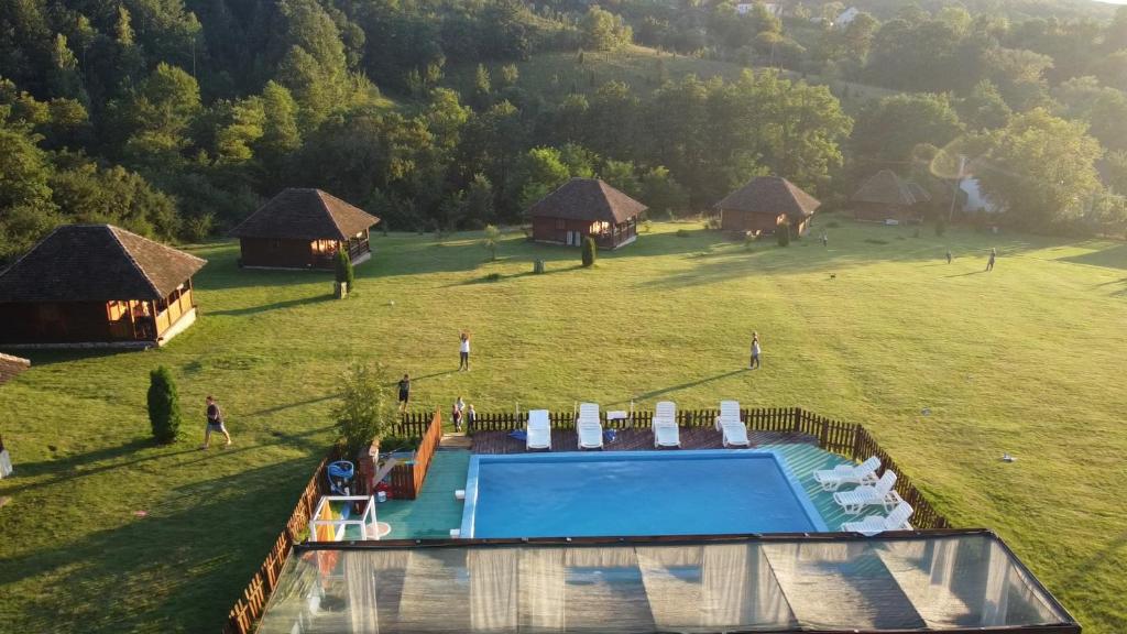 Bazén v ubytování Etno village Gostoljublje nebo v jeho okolí