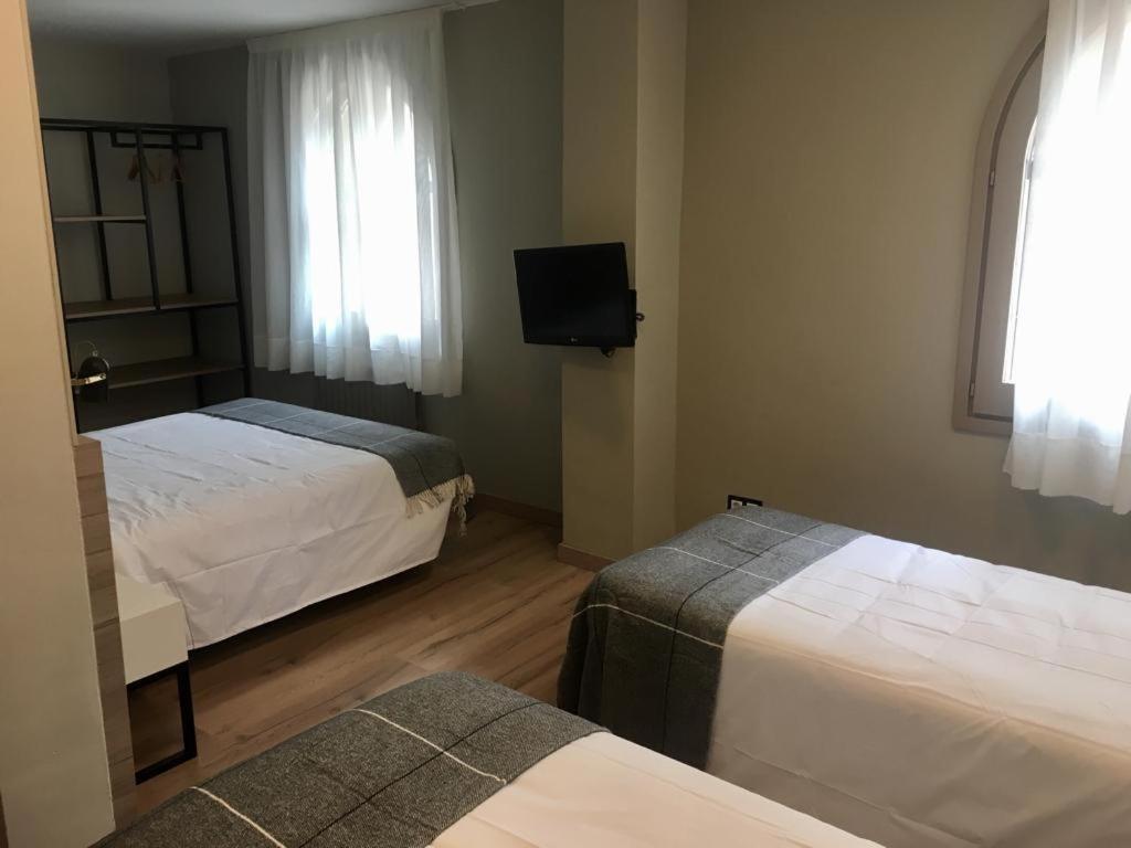 Hotel Torres Manlleu - Triple Room