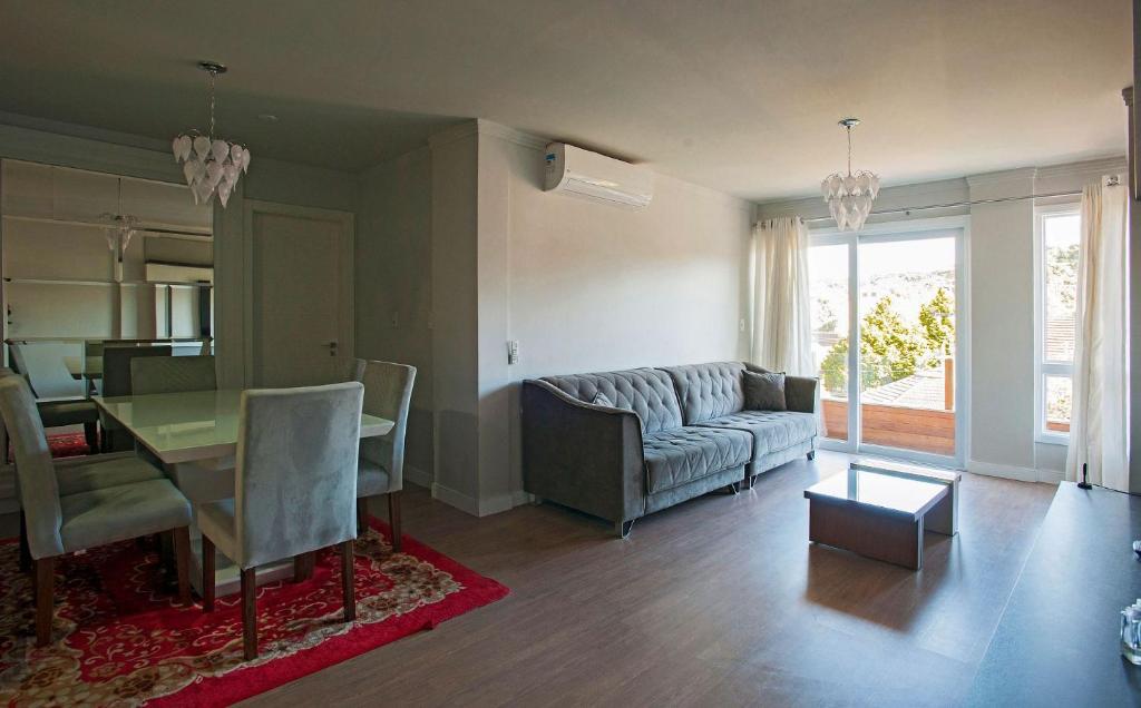  AMPLO APARTAMENTO JUNTO À RUA COBERTA DE CANELA - Campos de Canella
