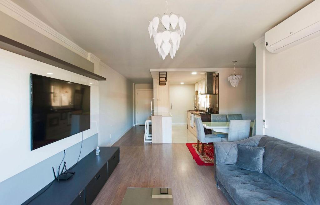  AMPLO APARTAMENTO JUNTO À RUA COBERTA DE CANELA - Campos de Canella