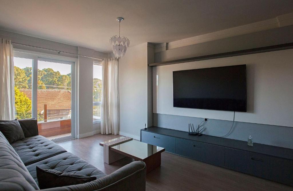  AMPLO APARTAMENTO JUNTO À RUA COBERTA DE CANELA - Campos de Canella