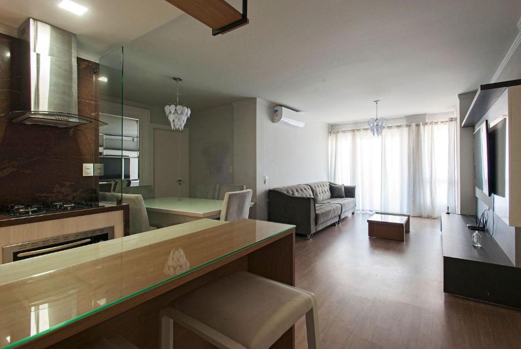  AMPLO APARTAMENTO JUNTO À RUA COBERTA DE CANELA - Campos de Canella