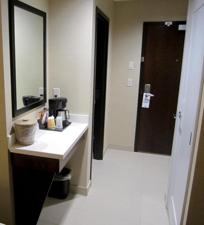 Holiday Inn Express Golden-Kicking Horse by IHG - Suite - Accès Mobilité/Accessible Aux Malentendants