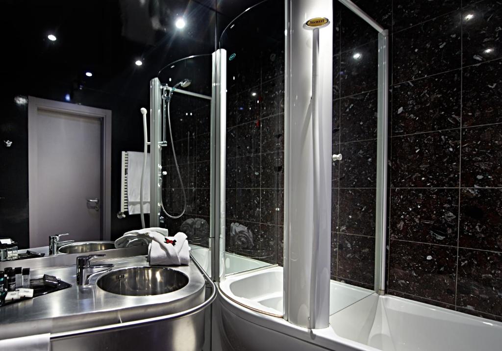 Koupelna v ubytování San Ranieri Hotel
