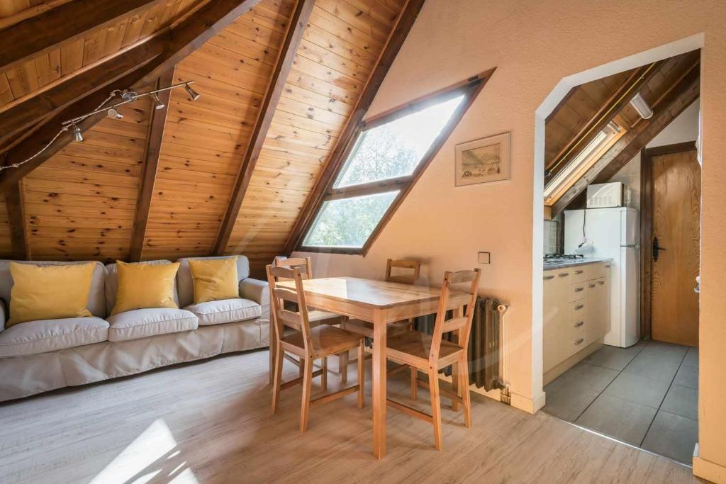 Kuchyň nebo kuchyňský kout v ubytování Brahets by SeaMount Rentals