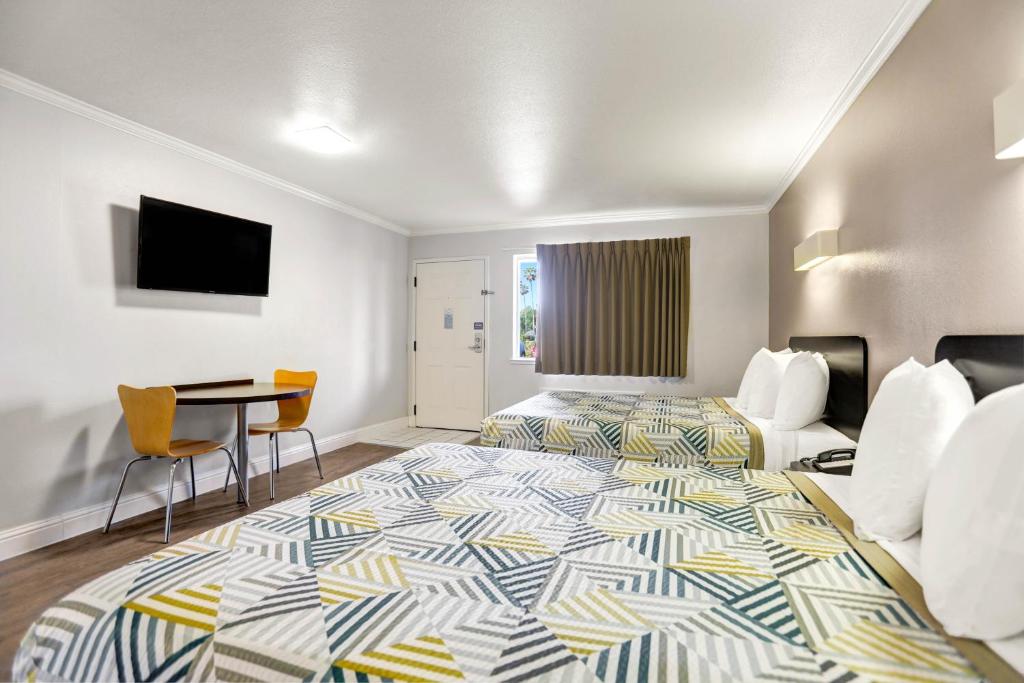 Motel 6-Lodi, CA photo