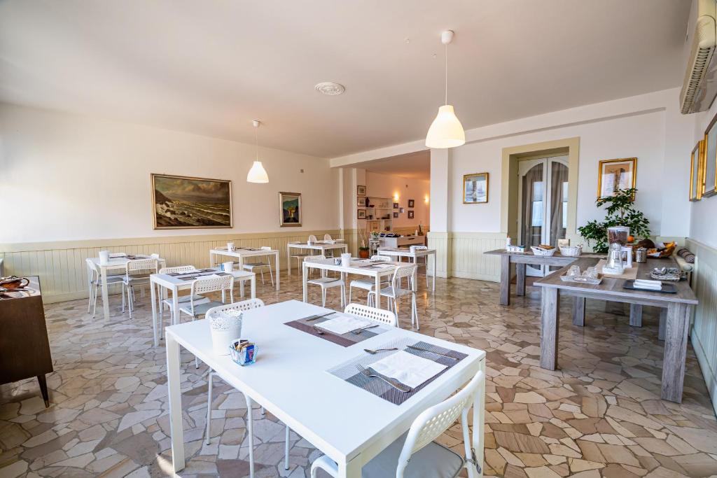 Restauracja lub miejsce do jedzenia w obiekcie B&B Belvedere