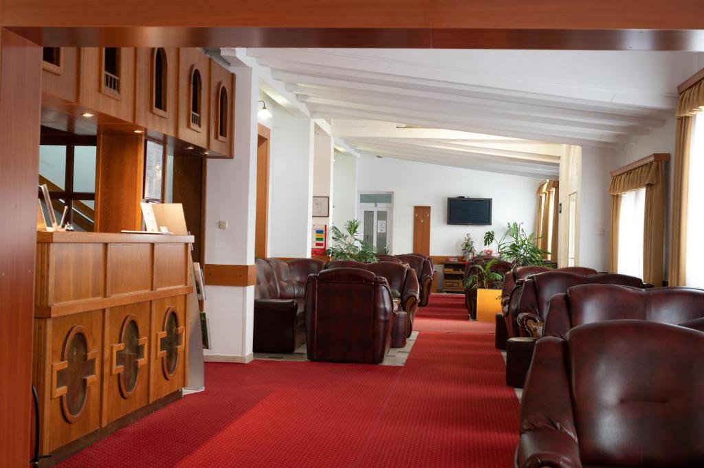 TV a/nebo společenská místnost v ubytování Hotel Mirni Kutak