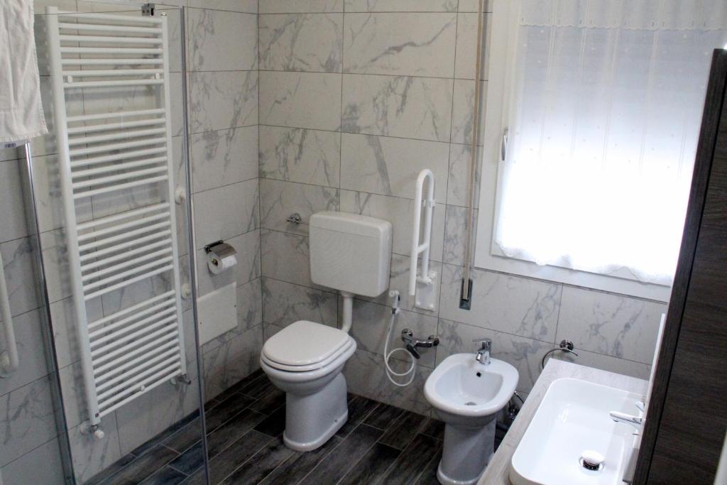 Łazienka w obiekcie Agriturismo La Fraterna