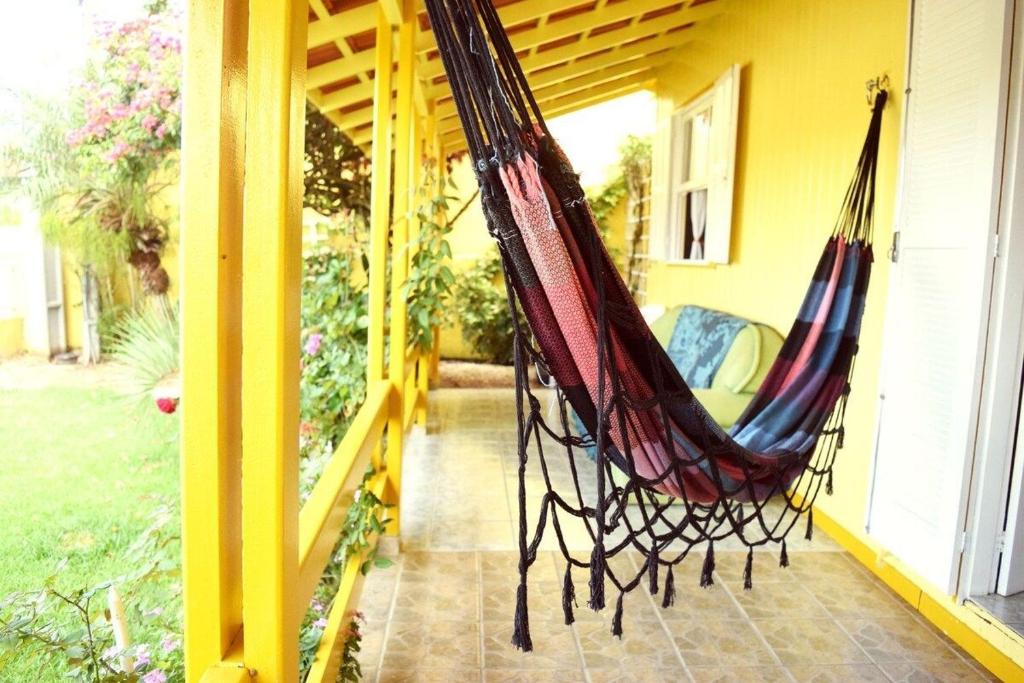  Casa Amarela Próxima à Praia