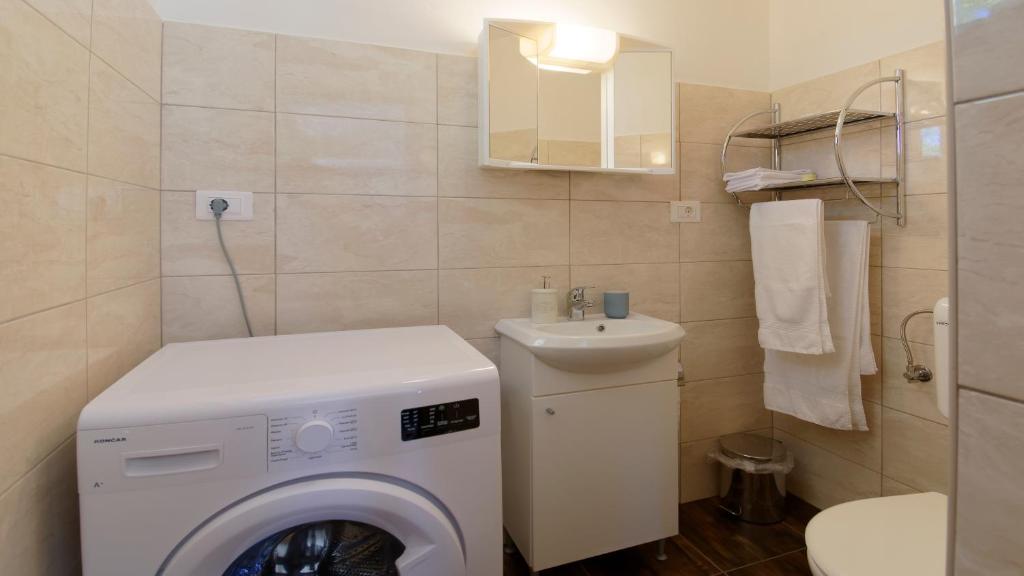 Koupelna v ubytování Holiday Home Gimino by Rent Istria