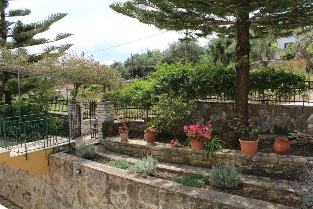 Paxos Rock Apartments - 5