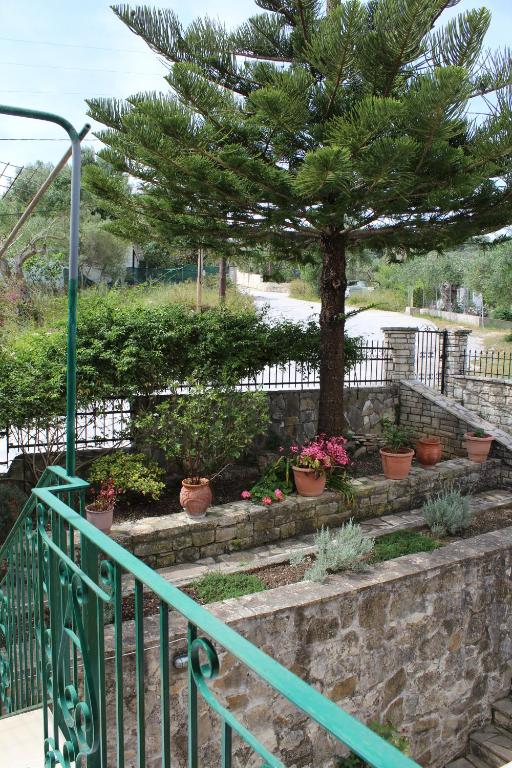 Paxos Rock Apartments - 7