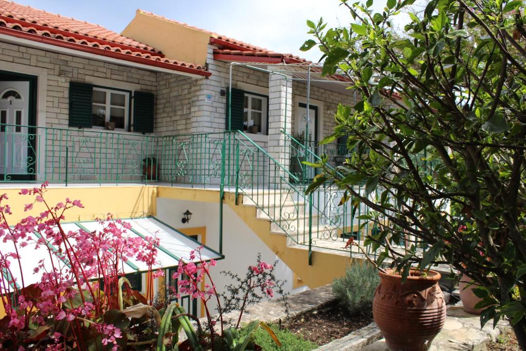 Paxos Rock Apartments - 8