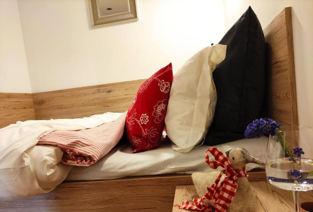 Postel nebo postele na pokoji v ubytování Apartamenty Czerwone Maki Wisła