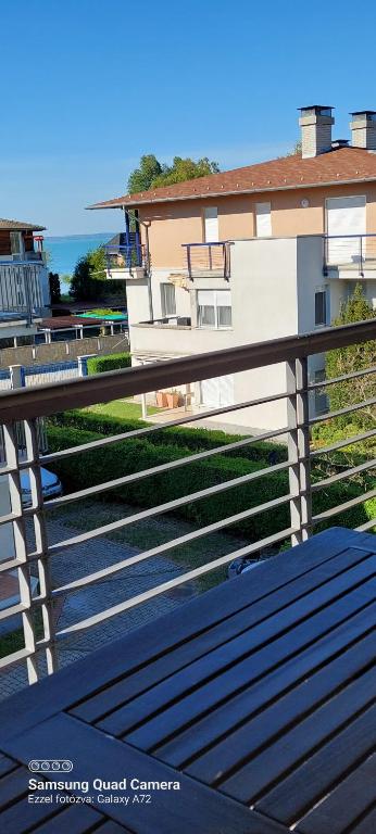 Balkón alebo terasa v ubytovaní Beszédes-lak, Aranypart