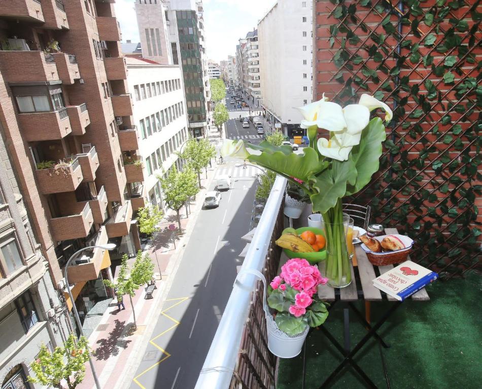 Fotografia z galérie ubytovania "El rincon del pintor"Enorme piso a junto a Laurel ascensor By Apartamentos Logrono v destinácii Logroño