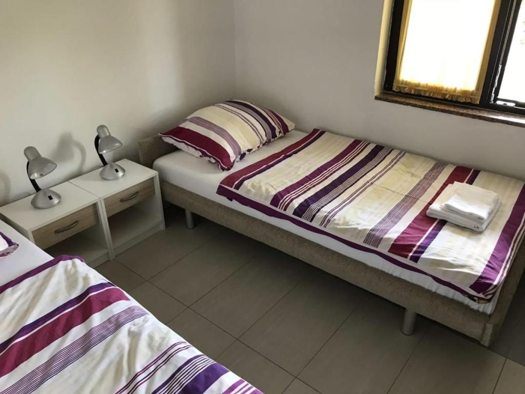 Fotografia z galérie ubytovania Apartment in Lopar with sea view, terrace, air conditioning, Wi-Fi (4607-3) v destinácii Lopar