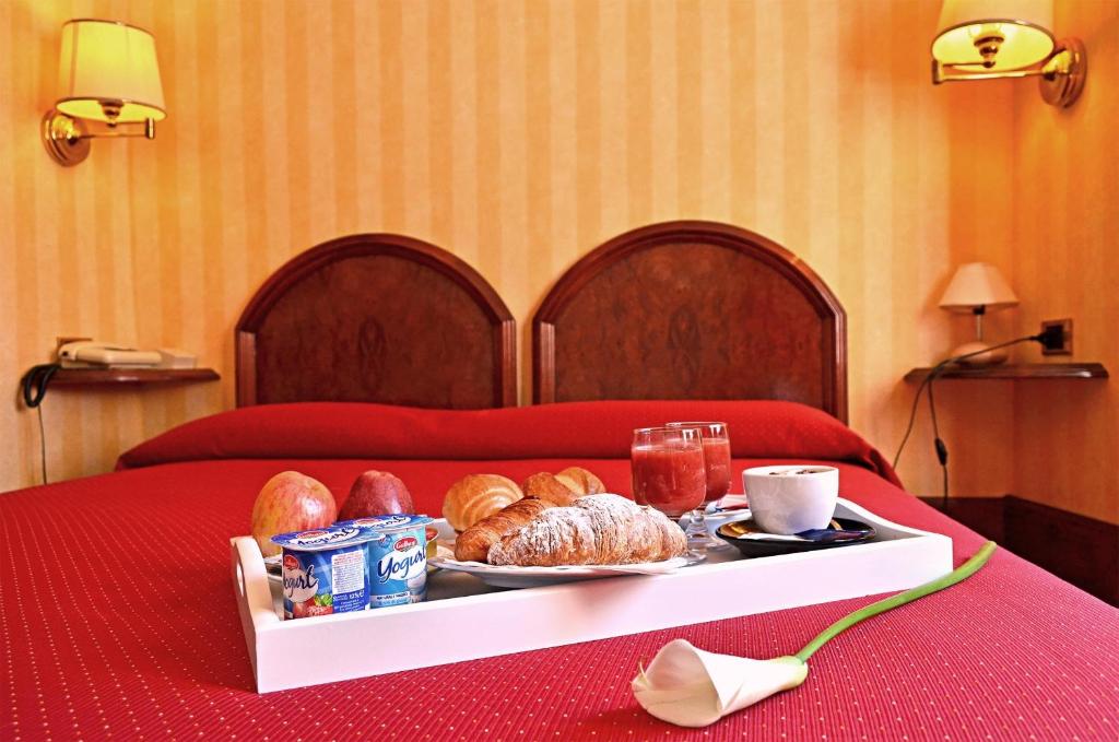 Jídlo v hotelu nebo okolí