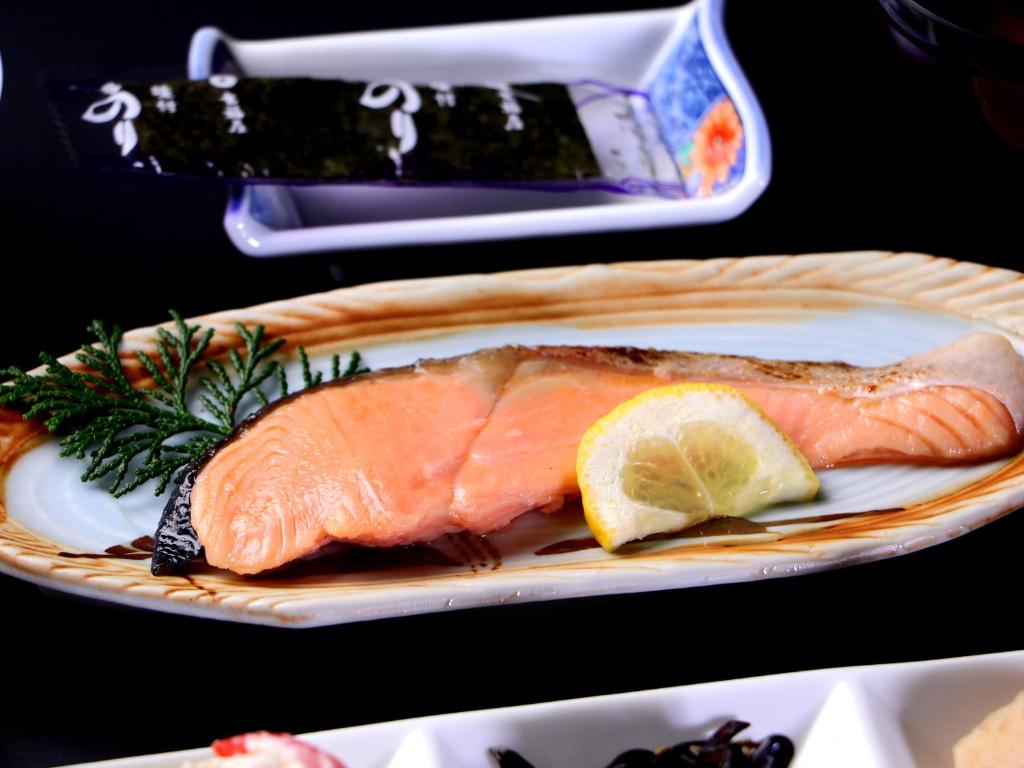 ホテルの敷地内または近くでの食事または食べ物