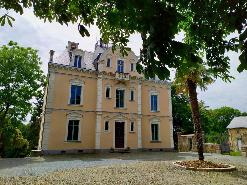 Gîte Ahuillé, 6 pièces, 11 personnes - FR-1-600-172