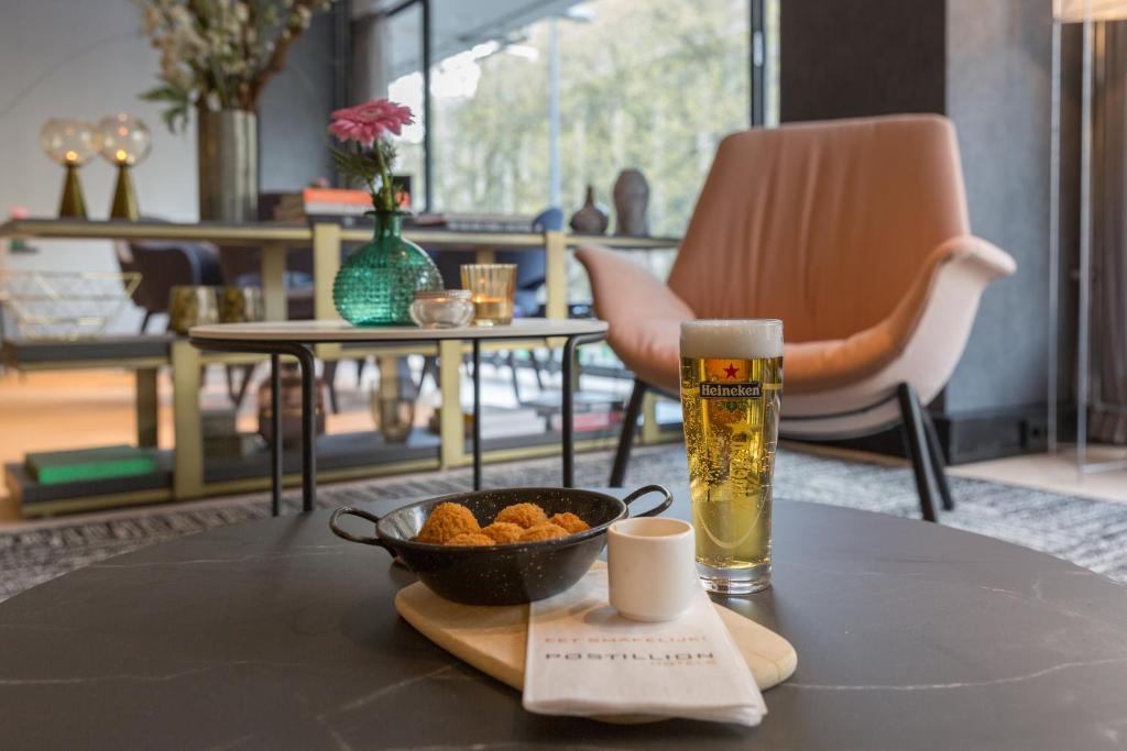 Nápoje v ubytování Postillion Hotel WTC Rotterdam
