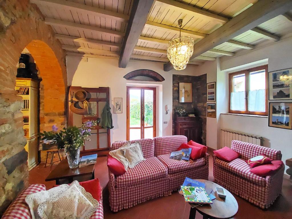 Booking.com: Villa Cafaggiolo apt GIOTTO , Rosano, Italia . Prenota ora il  tuo hotel!
