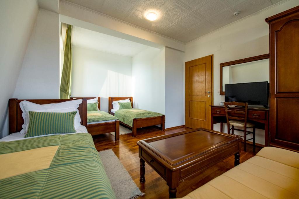 TV a/nebo společenská místnost v ubytování Hotel Sunce Vlašić