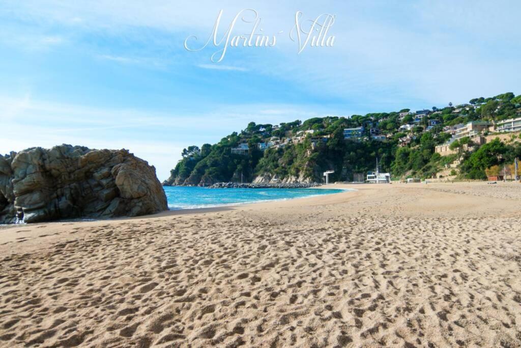 Martin s Villa. House on the beach with pool, Lloret de Mar ...