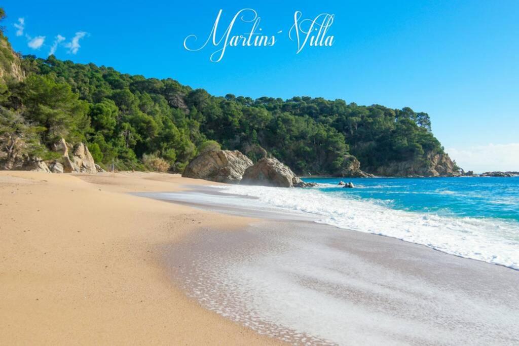 Martin s Villa. House on the beach with pool, Lloret de Mar ...
