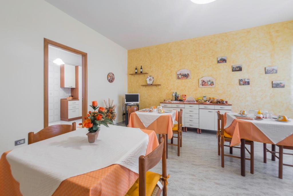 TV a/nebo společenská místnost v ubytování B&B A Casa di Danilo