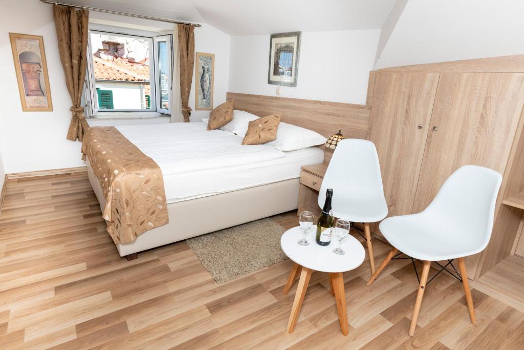 Deluxe Collection Hotel Kastel - Depadanse - Resim 24