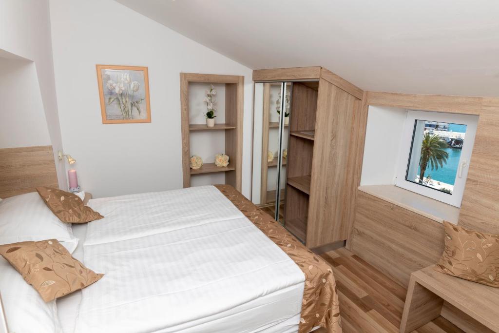 Deluxe Collection Hotel Kastel - Depadanse - Resim 26