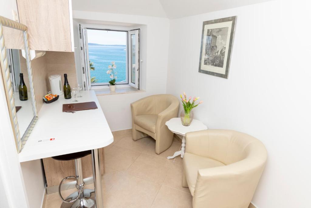 Deluxe Collection Hotel Kastel - Depadanse - Resim 3