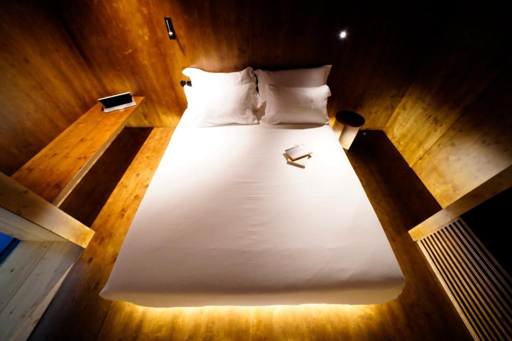 Zero Box Lodge Coimbra - Resim 9