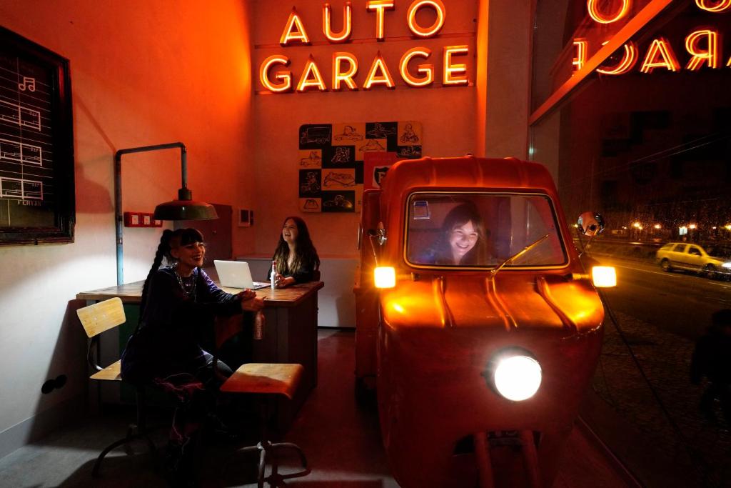 Zero Box Lodge Coimbra - Resim 31