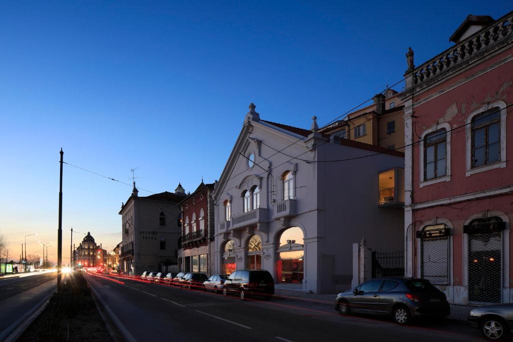 Zero Box Lodge Coimbra - Resim 14