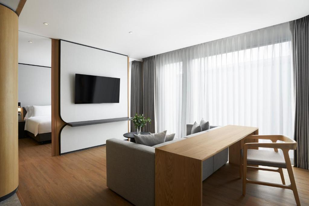 
Dusit Suite King Room
