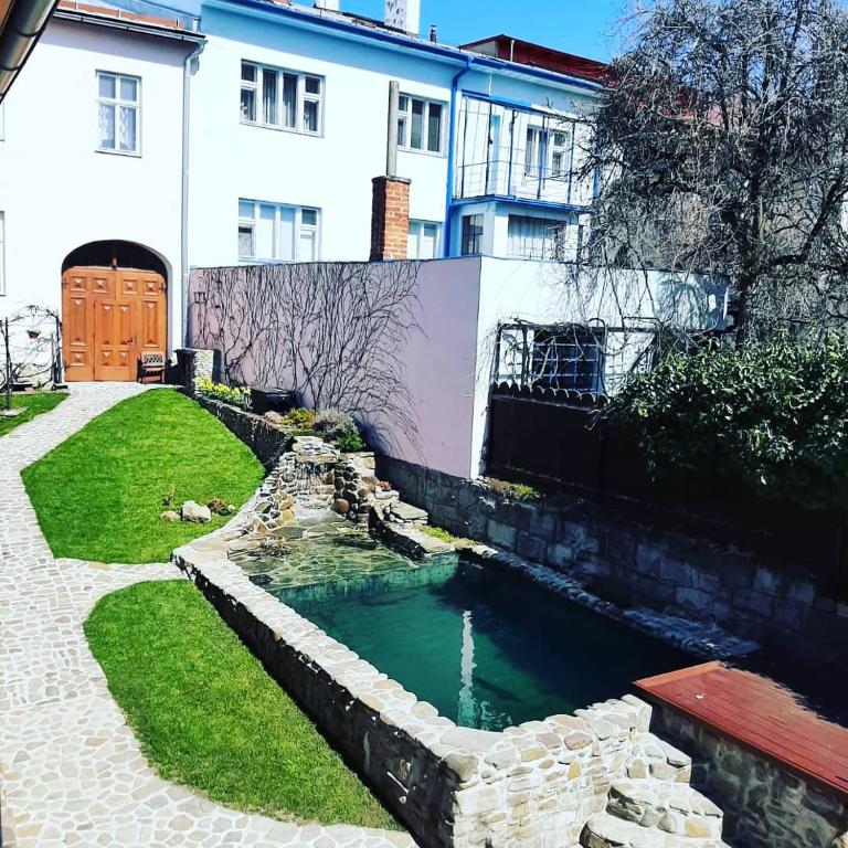 Zahrada ubytování Lovecký Apartmán na náměstí ve Frenštátě pod Radhoštěm