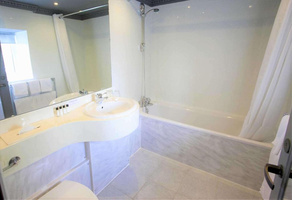 St James Hotel; BW Premier Collection - Resim 18