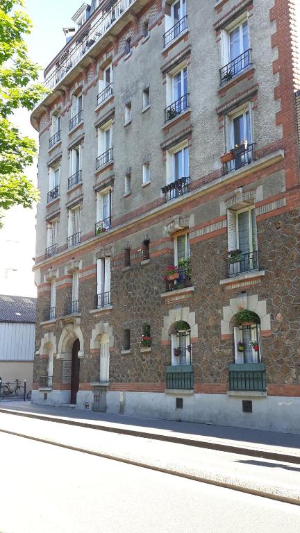 Gallery image of Appartement 2 pieces, metro Eglise de Pantin, 10 minutes de Paris Gare du Nord in Pantin