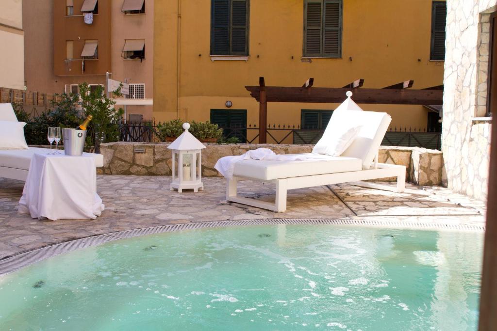 The Strand Hotel - Resim 33