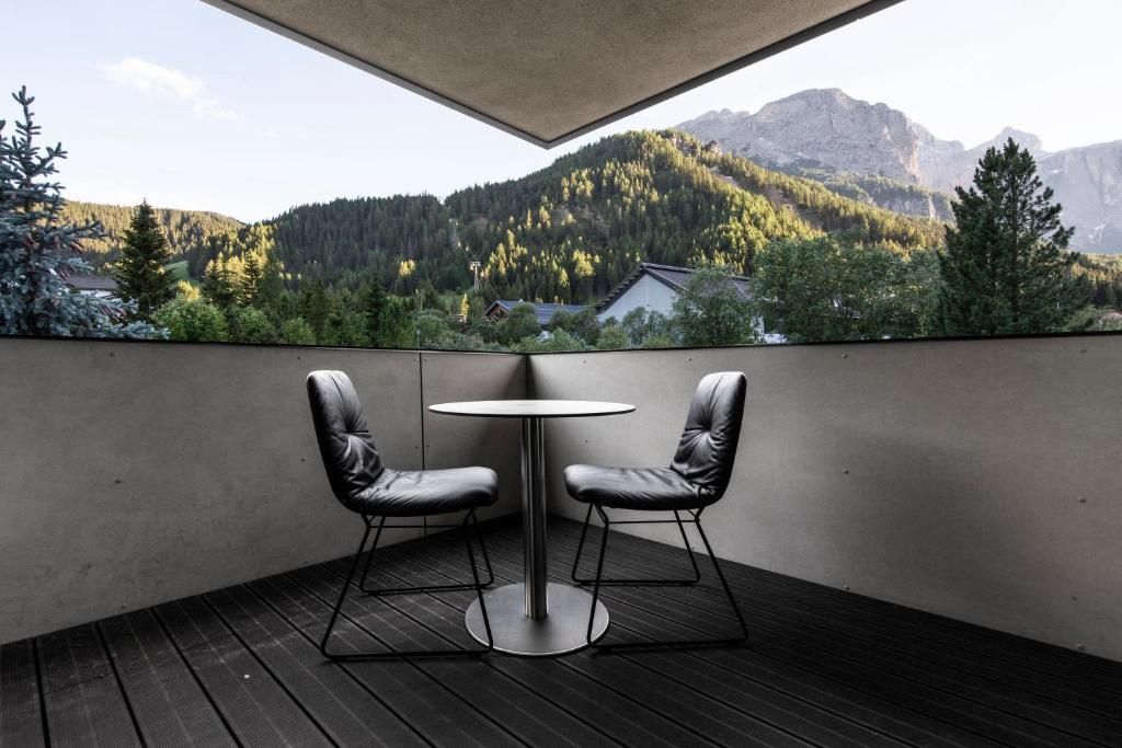 Nespecifikovaný výhled na hory nebo výhled na hory při pohledu z hotelu