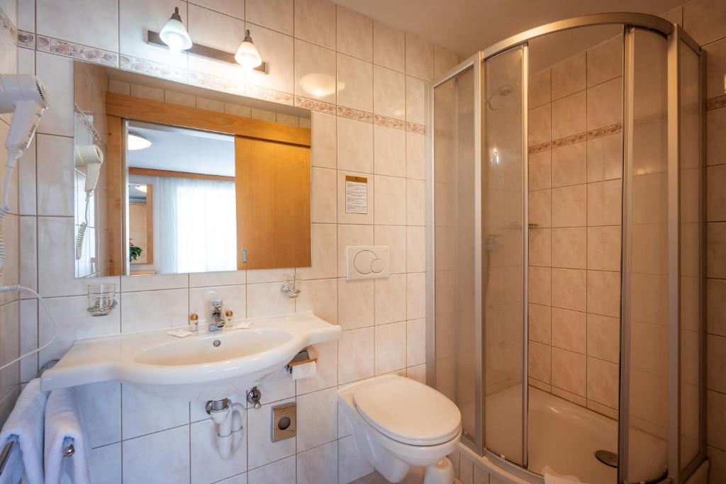 Koupelna v ubytování Alpenhotel Edelweiss