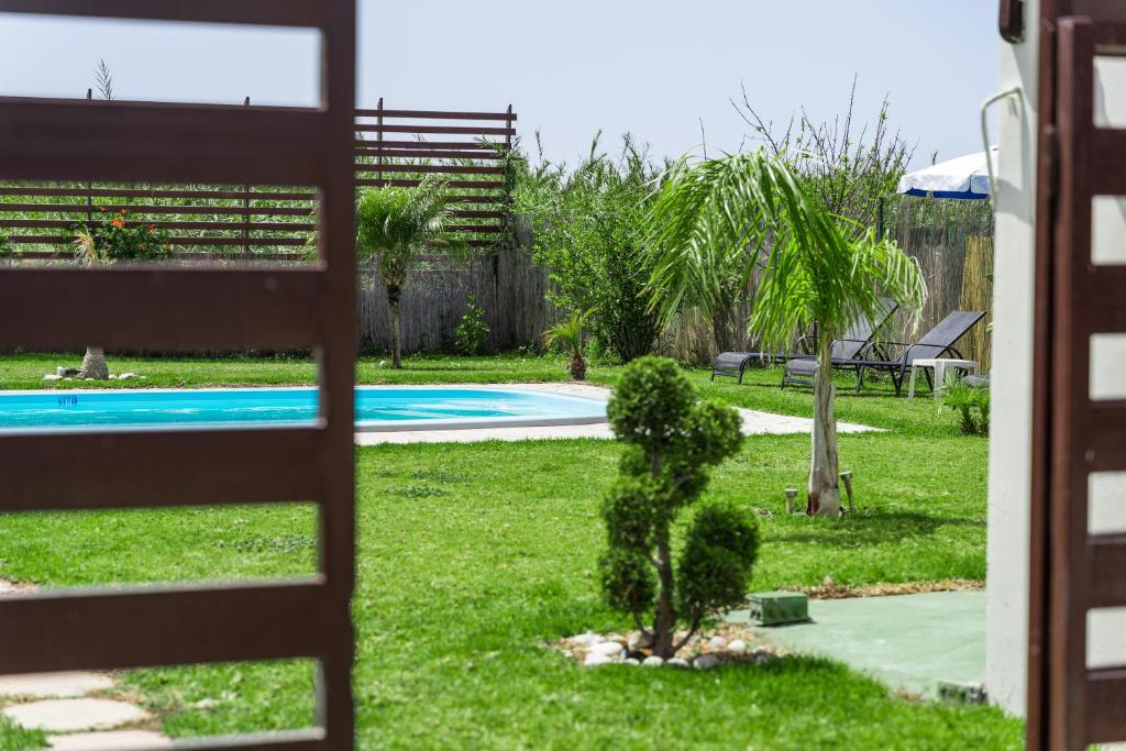 Bazén v ubytování M&B Luxury House nebo v jeho okolí