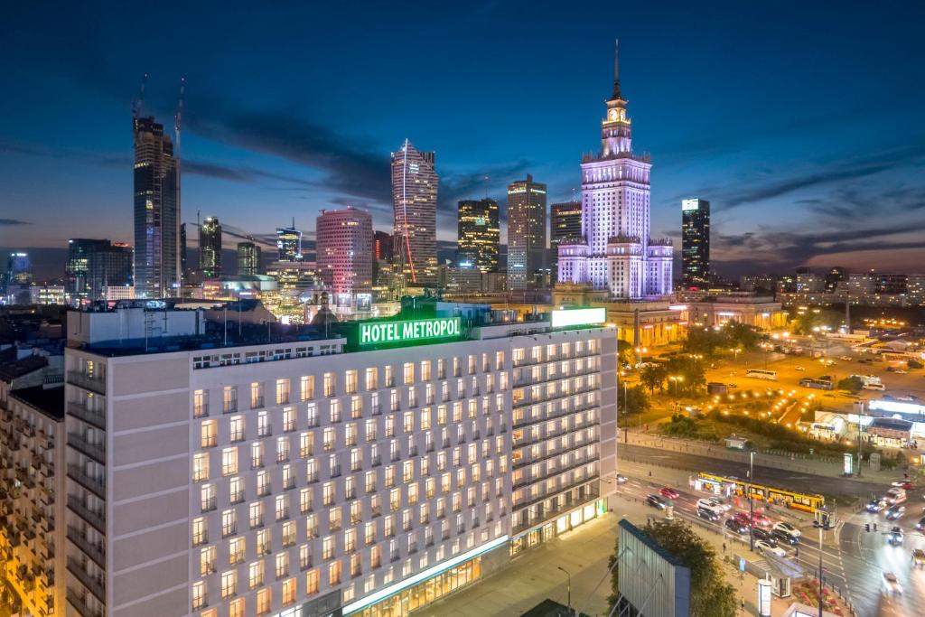 Nespecifikovaný výhled na destinaci Varšava nebo výhled na město při pohledu z hotelu